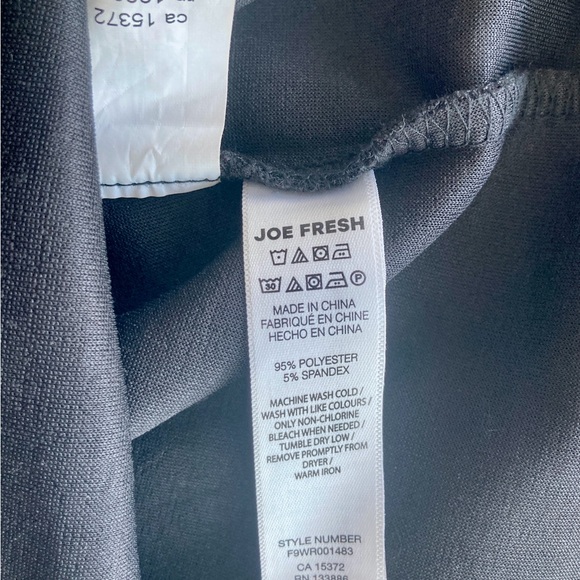 Classic little black dress from Joe Fresh - Size XS - Picture 7 of 7